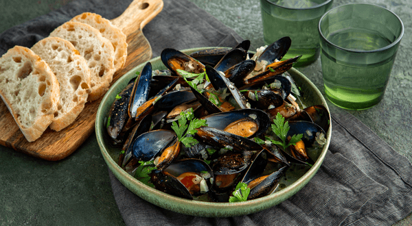 Mussels Poached in White Wine
