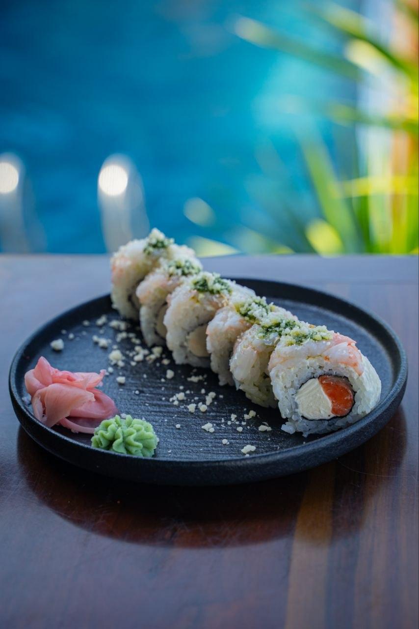 Royal Ebi Roll (6 pcs)
