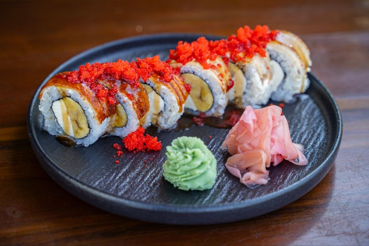 Imperial Dragon Roll (6 pcs)