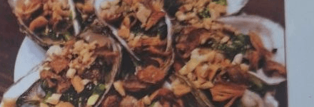 Grilled Oysters with Scallion Oil (8 pcs)